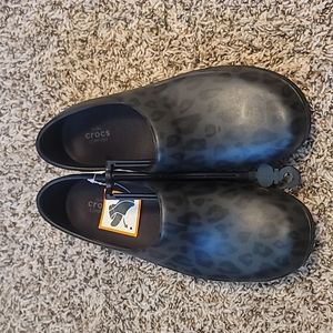 Leopard print Crocs